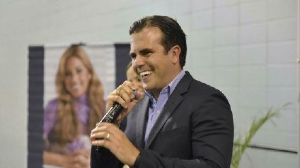  Rossell&oacute; Nevares anuncia autorizaci&oacute;n de FEMA para compra de megageneradores para la AEE 