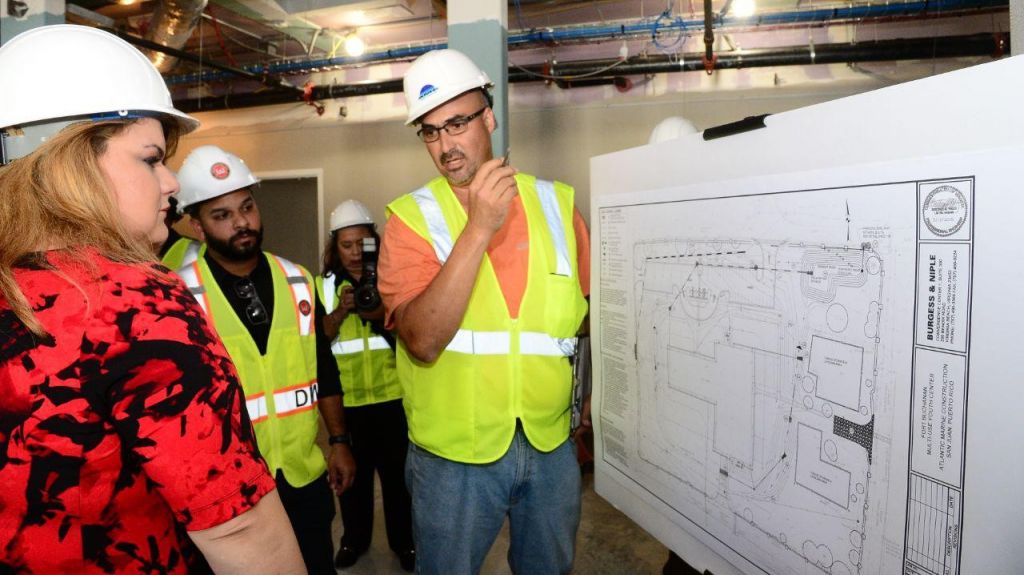  Jenniffer Gonz&aacute;lez inspecciona obras con inversi&oacute;n de $81.6 millones para el Fuerte Buchanan 