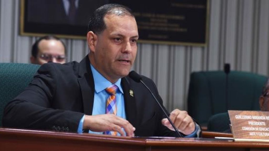  Aguardan por conclusi&oacute;n de proceso contra renunciante representante Guillermo Miranda 