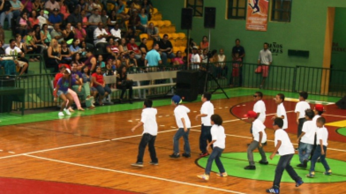 Entrega de Solicitudes para Campamento de Verano del Municipio de Humacao