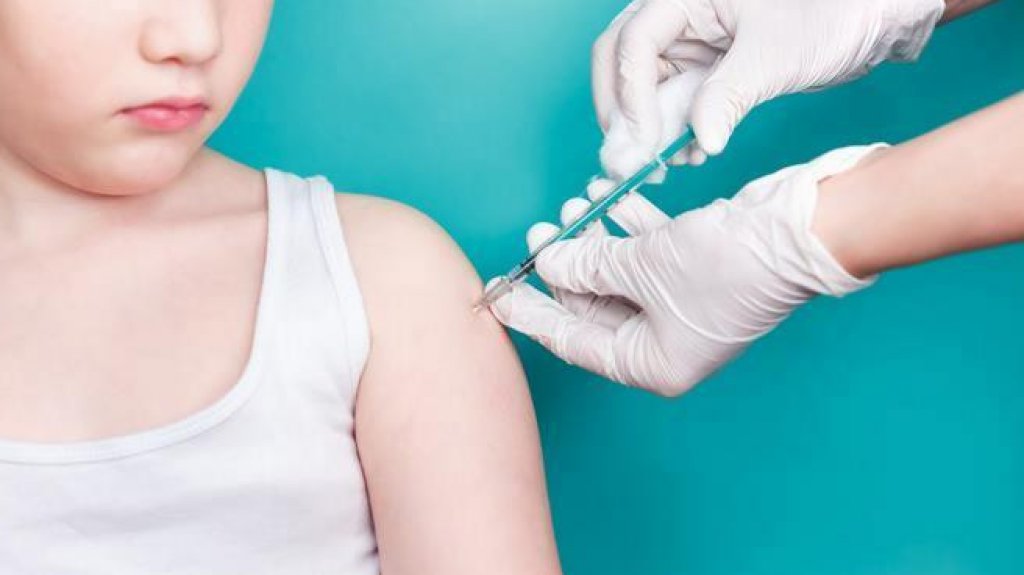  Padres en EEUU ante disyuntiva de si vacunan a sus hijos 