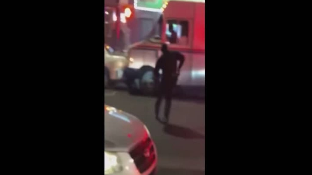  Video: Hombre abordo de una guagua del correo provoca persecuci&oacute;n en New York 