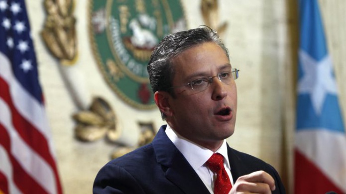 Gobernador propone redirigir recursos para mejorar condiciones de las escuelas, y municipalizar el transporte escolar