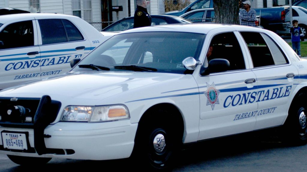  Encuentran a los seis miembros de una familia de Texas muertos en su garaje 