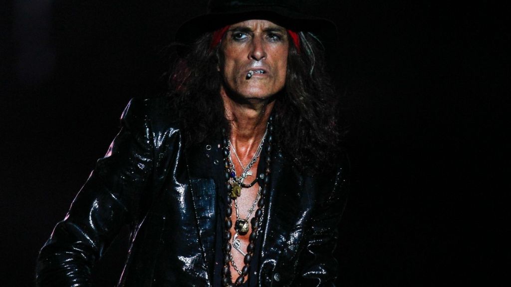  Joe Perry de Aerosmith es llevado de urgencias a hospital en Nueva York 