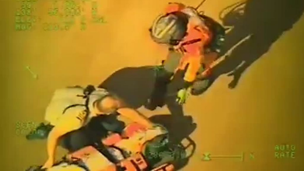  Video: As&iacute; el &ldquo;Coast Guard&rdquo; evac&uacute;a a un pasajero de un crucero en Alaska 