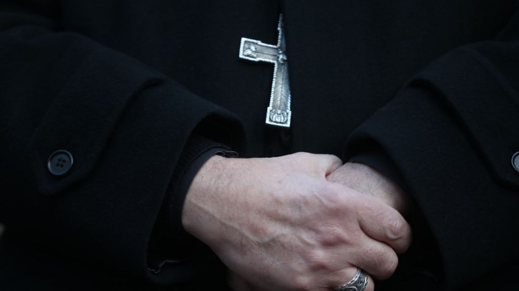  Allanan sede de arquidi&oacute;cesis en Texas por presunto abuso sexual de sacerdote 