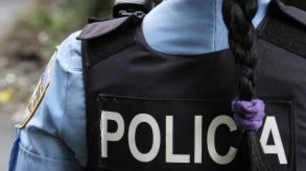  Arrestan a mujer de 55 a&ntilde;os que apu&ntilde;alo a su esposo en Bayam&oacute;n 