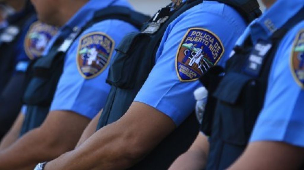  18 polic&iacute;as arrojan positivo a COVID-19 