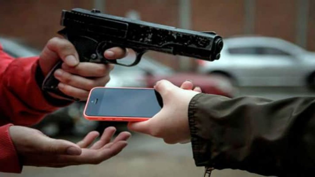  Asaltan a mano armada a una mujer en Can&oacute;vanas 