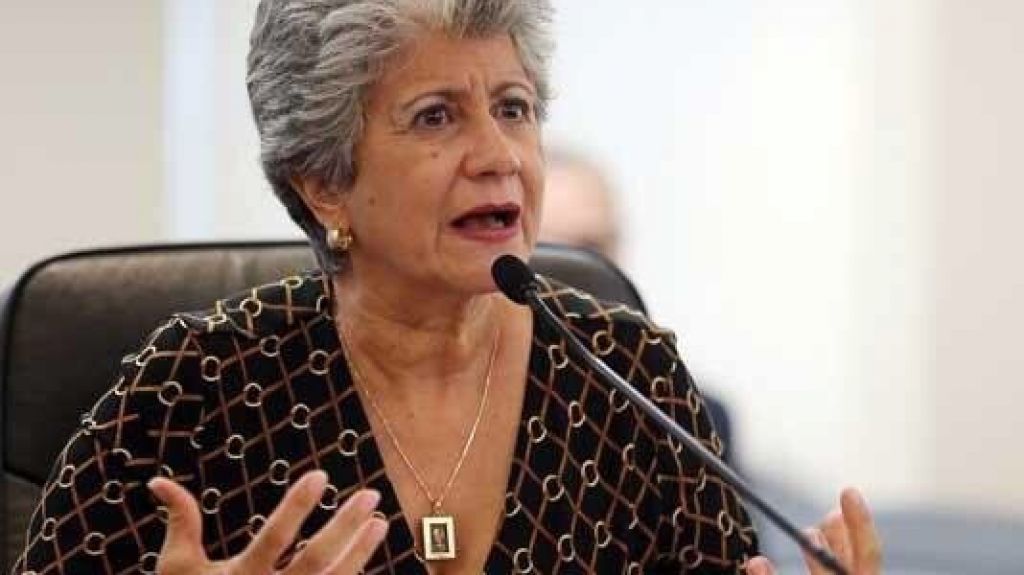  Lamento por deceso de Ileana Col&oacute;n Carlo 