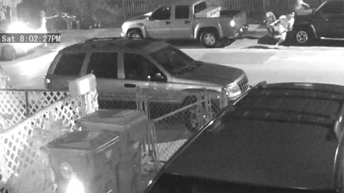 Video: Una mujer le dispara a tres adolecentes durante un asalto