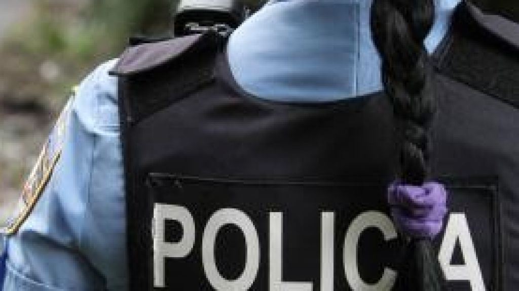  Ladrones le llevan hasta el auto a mujer en robo en Country Club 