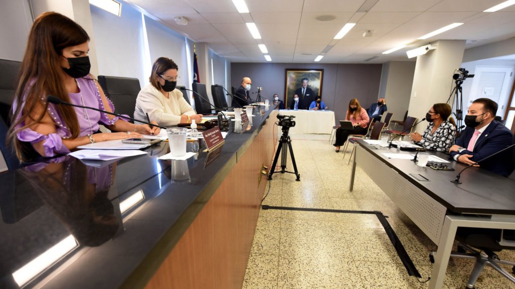  Bajo lupa senatorial reconstrucci&oacute;n de m&aacute;s de 30 mil viviendas sin techo tras hurac&aacute;n Mar&iacute;a 