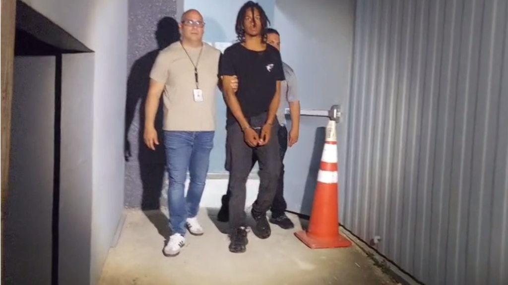  Video: División de inteligencia arresta a “Tokio” en Santurce 