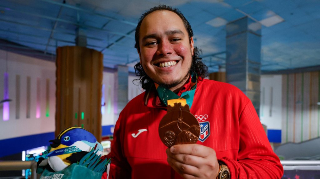  Bronce para el boleador Cristian Azcona 