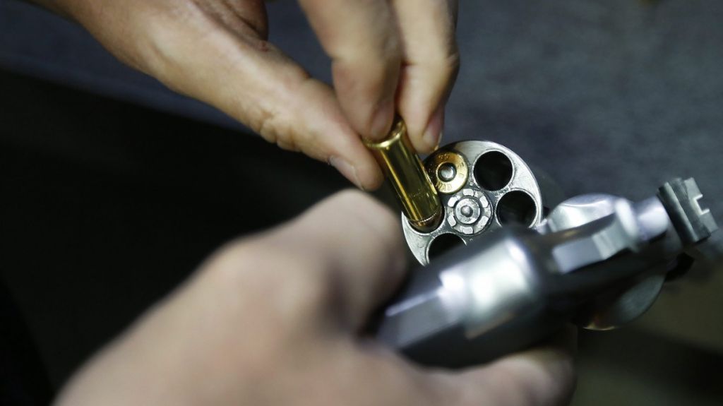  Hallan arma en casa de adolescente en Nueva Jersey tras presunta amenaza 