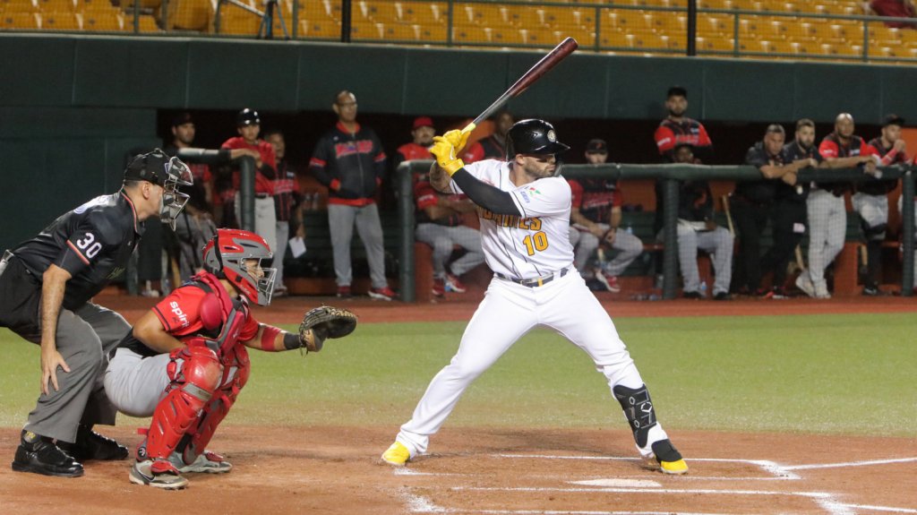  Alcalde Aponte anuncia transportación gratuita para sexto encuentro de los Gigantes de Carolina y los Indios de Mayagüez 