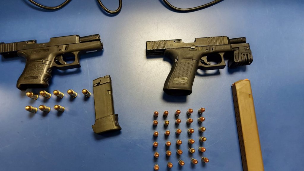  Municipal de Manat&iacute; ocupa dos pistolas alteradas para disparar autom&aacute;tico 