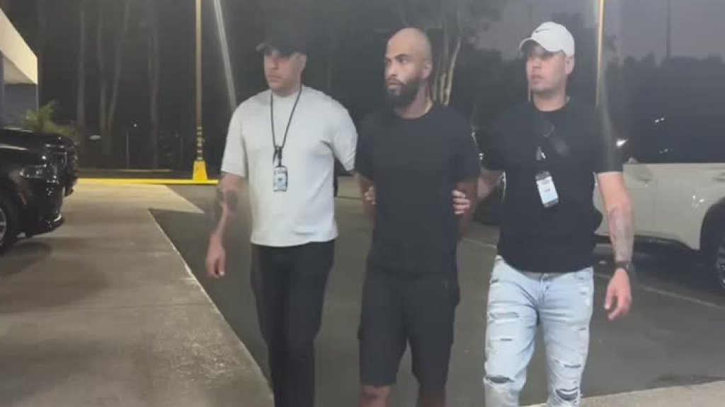  Video: Lo arrestaron con una pistola ilegal en caser&iacute;o de San Juan 