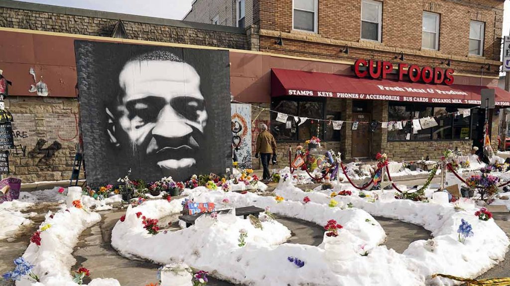  Aplazan en EE.UU. juicio a polic&iacute;a por muerte de George Floyd 