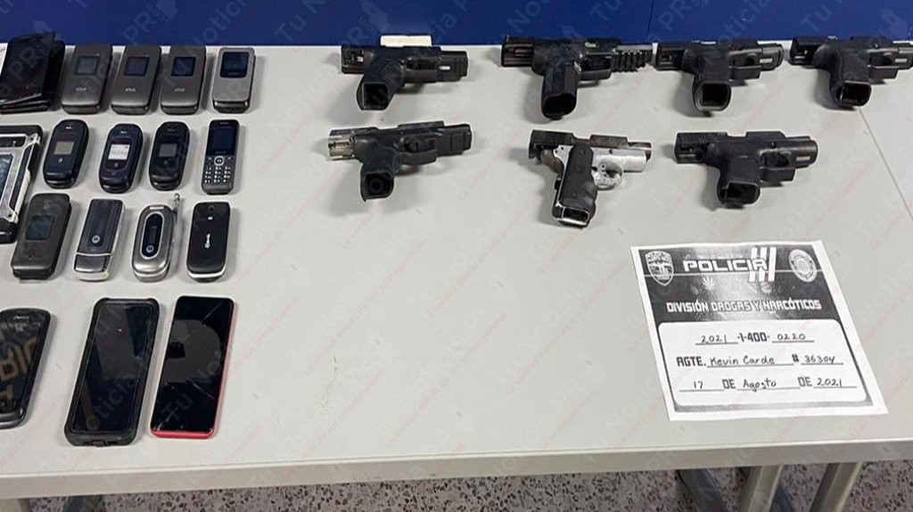  Fotos m&aacute;s de 10 arrestados, armas y drogas durante operativo en sectores de San Juan 