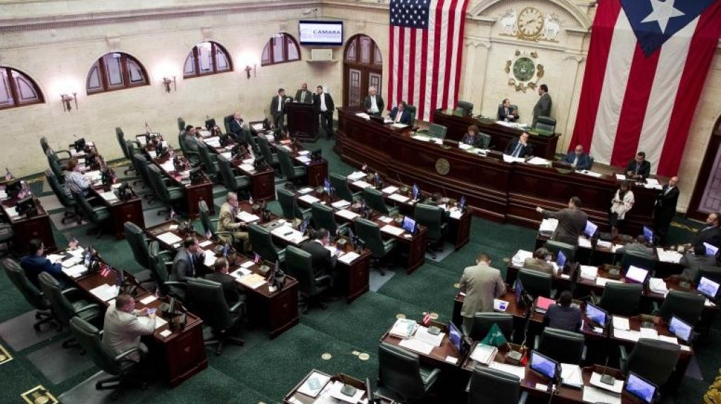  Someten medida en la C&aacute;mara que beneficia a trabajadora que desee adoptar 