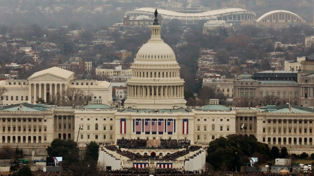  El l&iacute;der de la mayor&iacute;a republicana en el Senado aconseja a Obama callarse y no criticar la gesti&oacute;n de pandemia 