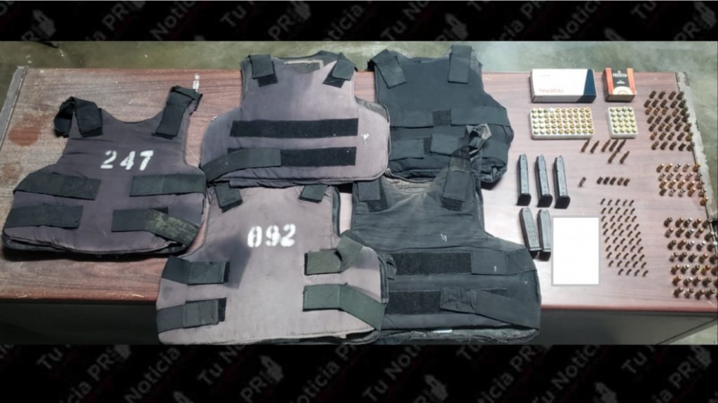  Polic&iacute;a ocupa cinco chalecos contra balas, cientos de municiones y drogas 