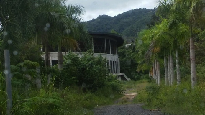 Denuncian abandono el Coliseo de Naranjito.