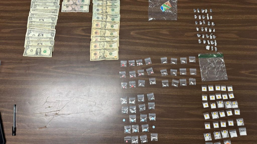  Fotos: Arrestados durante intervenciones en caser&iacute;os de San Juan 