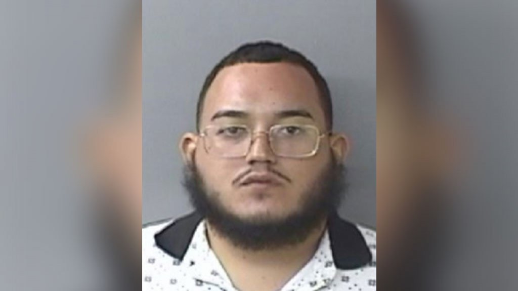  Sujeto de Moca acusado de tentativa de asesinato tras irrumpir en residencia y herir a su pareja de 20 años durante discusión 