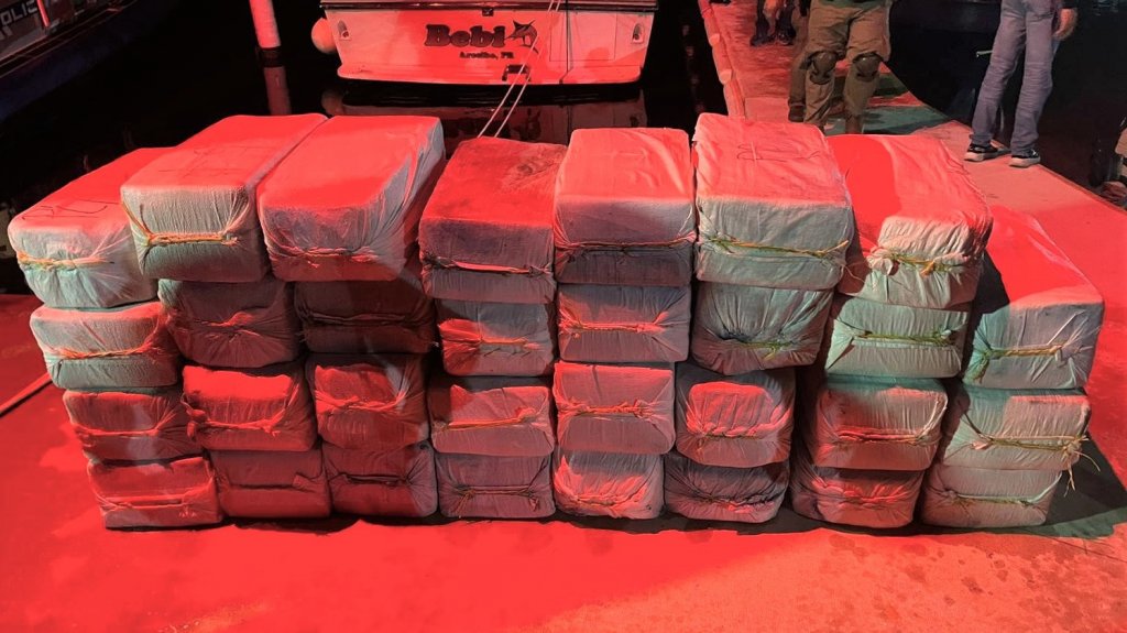  Agentes federales incautan 901 kilos de coca&iacute;na en embarcaci&oacute;n que intentaba llegar a Guayama 