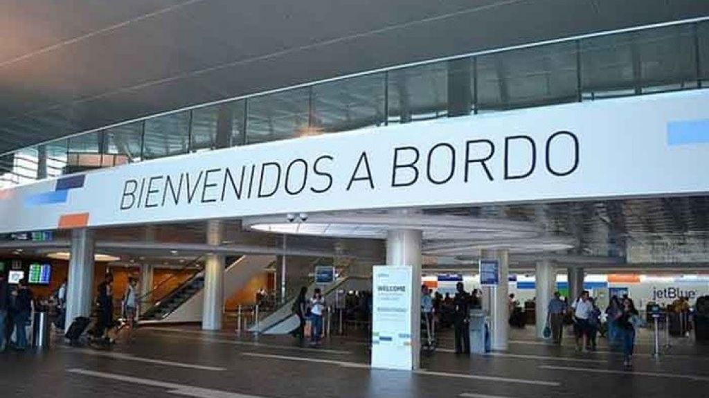  Salud pide a los viajeros tomar medidas de prevenci&oacute;n para mantener el coronavirus alejado 