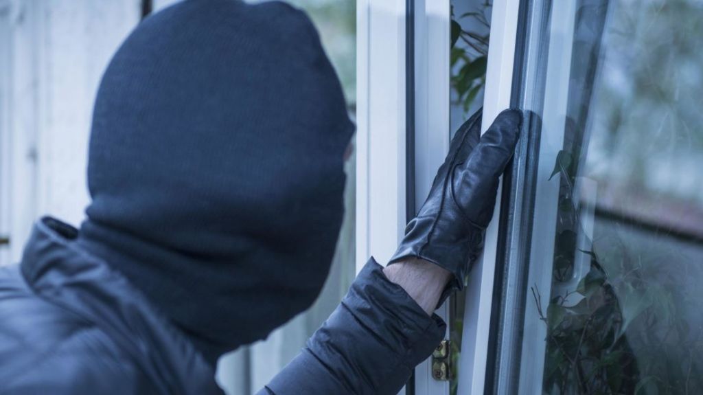  Arrestan hombre por robo domiciliario 