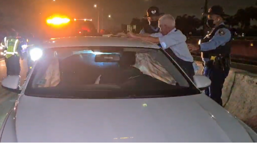  Video: Ahora arrestan conductor &ldquo;Borracho&rdquo; que choc&oacute; con la valla de expreso en Bayam&oacute;n 