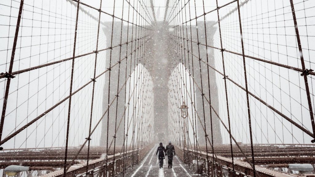  Nueva York recupera el ritmo tras tormenta, aunque a la espera de fr&iacute;o polar 