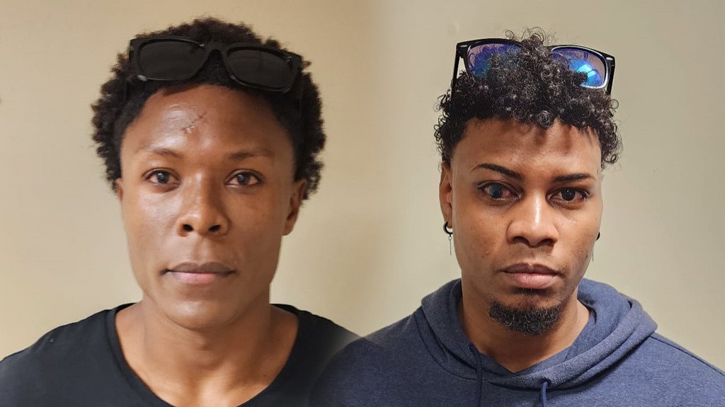  Arrestan a dos hombres que intentaron cambiar cheques falsos en Banco Popular de Isla Verde 