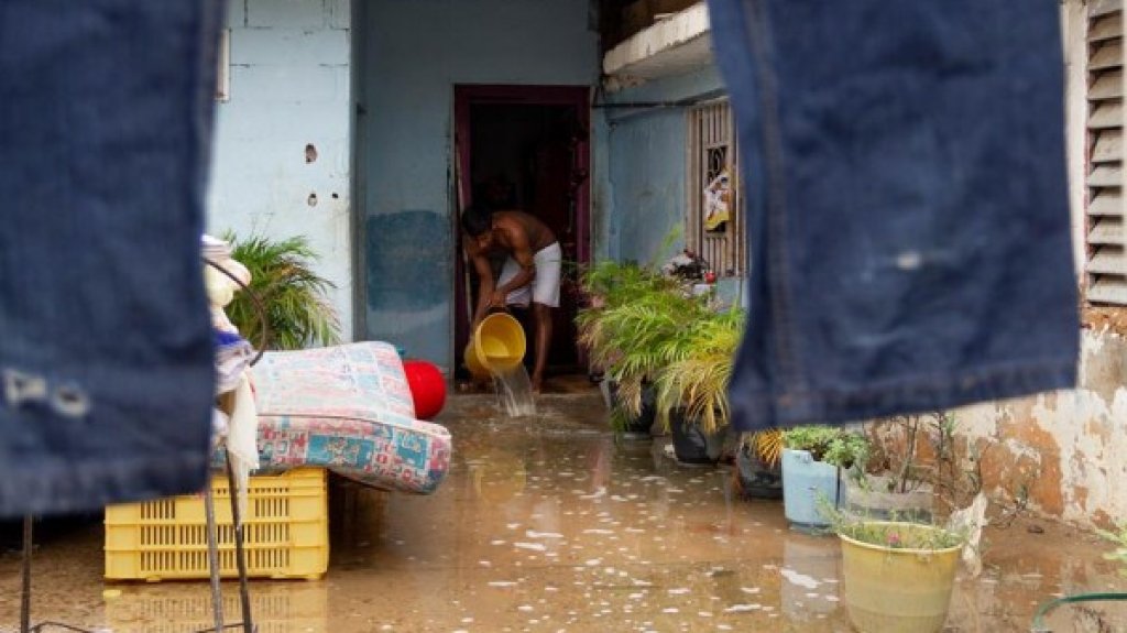  Fuertes lluvias dejan 20 muertos y 17 desaparecidos en Venezuela 