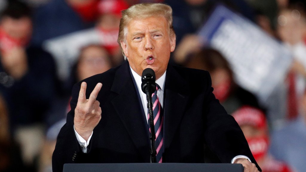  Trump dice que si no fuera por &eacute;l habr&iacute;a millones de muertos por COVID-19 