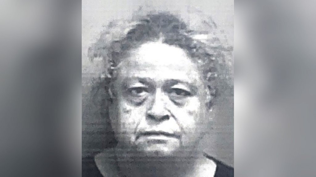  Doñita agresiva le echa agua caliente y agrede con una navaja a su pareja en Ponce 