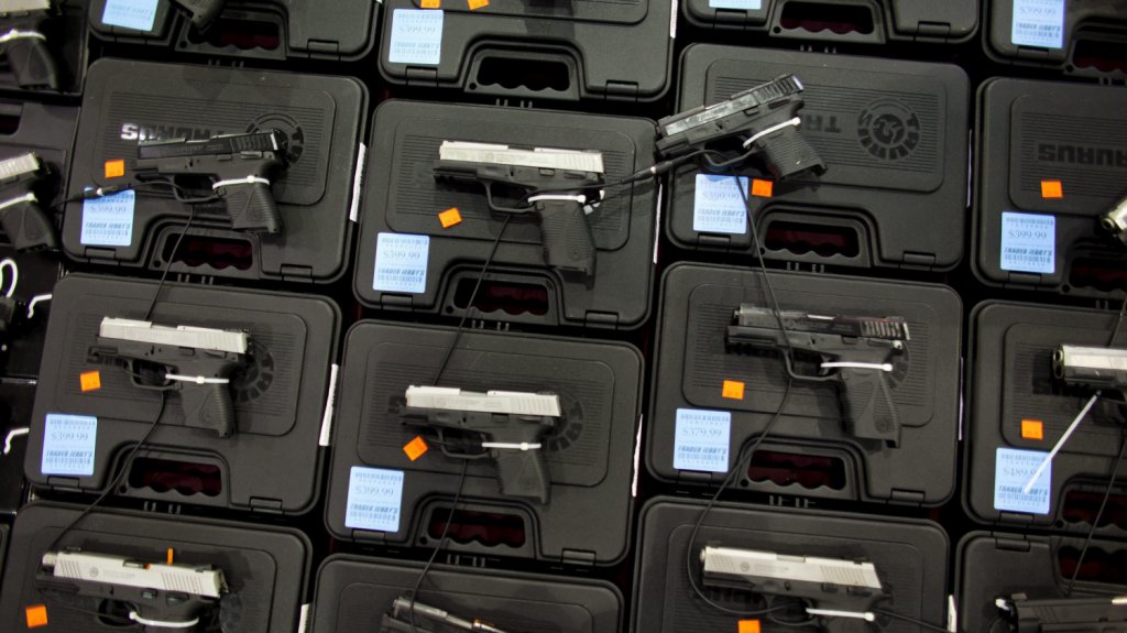  Ni&ntilde;o floridano de 12 a&ntilde;os detenido con tres armas de fuego en la escuela 