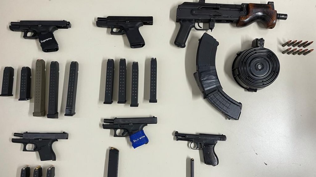  Fotos: Arrestos y armas durante operativos en negocios de Caguas 