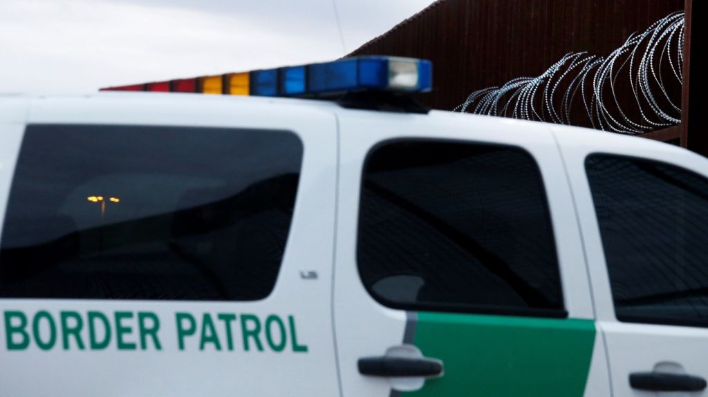  Tiroteo deja un muerto y un agente fronterizo herido en Texas 