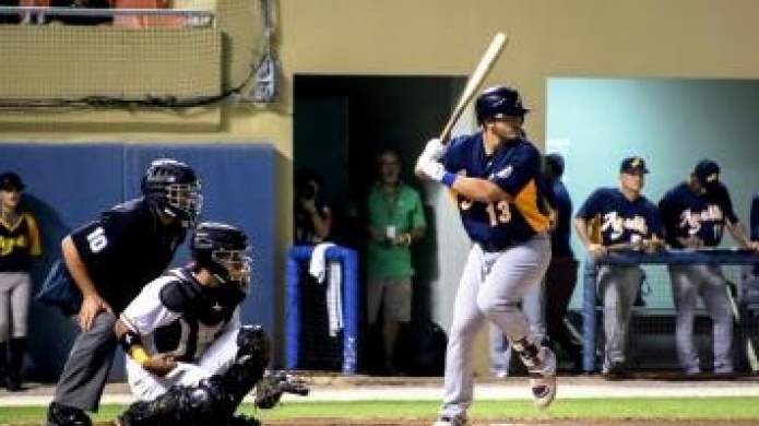 Los Indios caen por primera vez ante los Tiburones