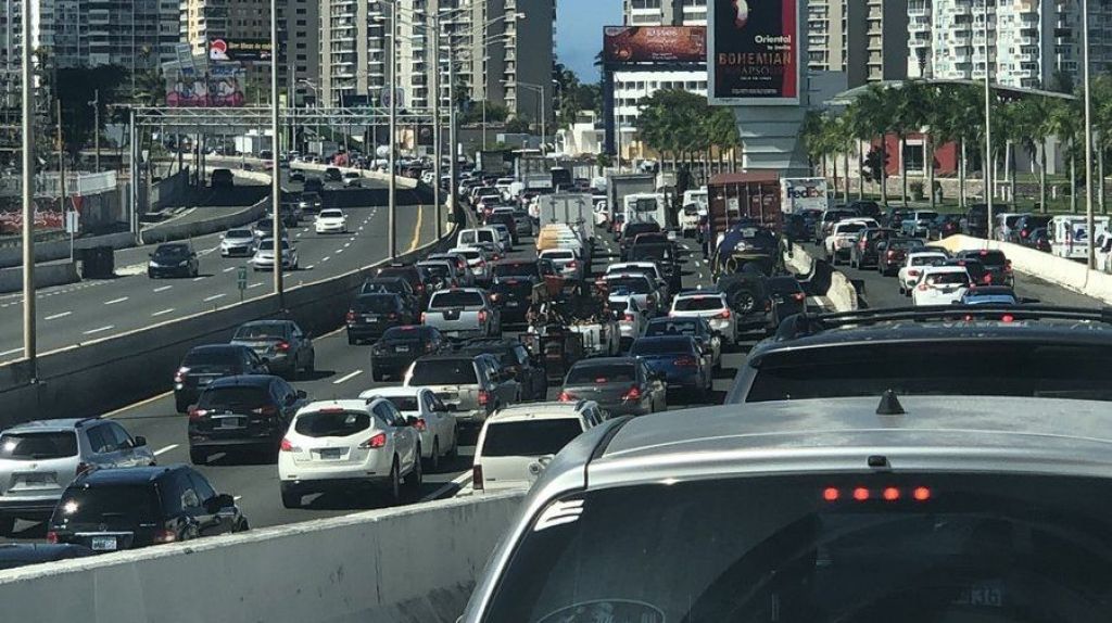  Temprano en la ma&ntilde;ana accidente con 6 autos en la Baldorioty 