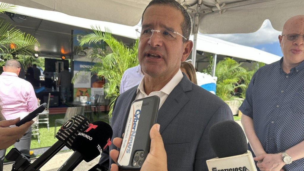  Gobernador eval&uacute;a alternativas para complacer empleados de corporaciones p&uacute;blicas con bono especial 