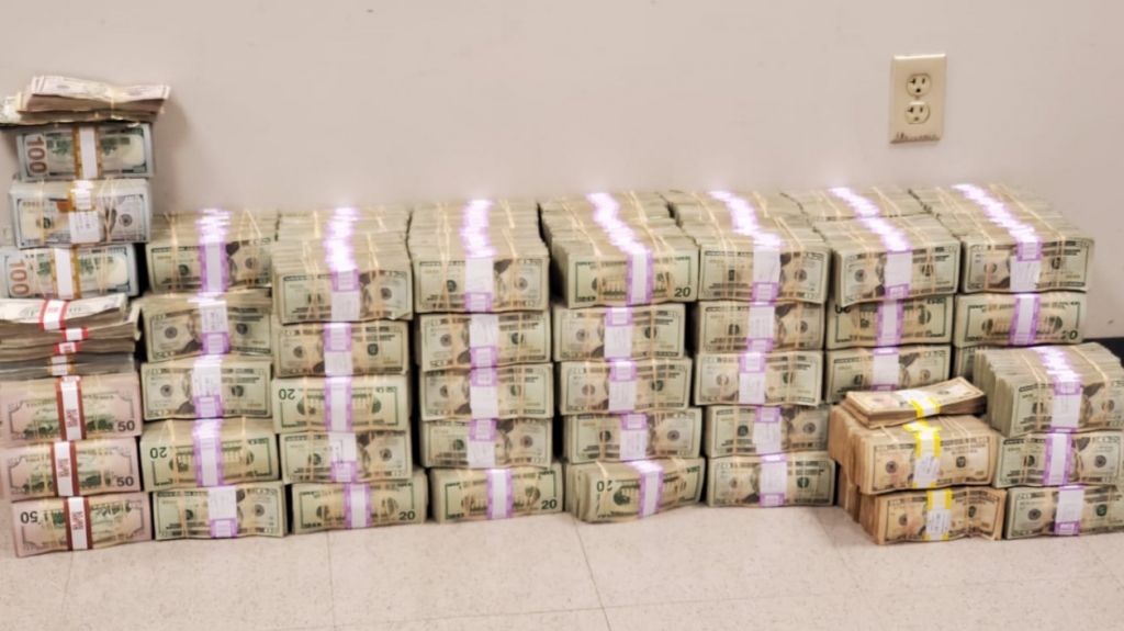  Ocupa m&aacute;s de $ 2 millones de d&oacute;lares cerca de Vieques 