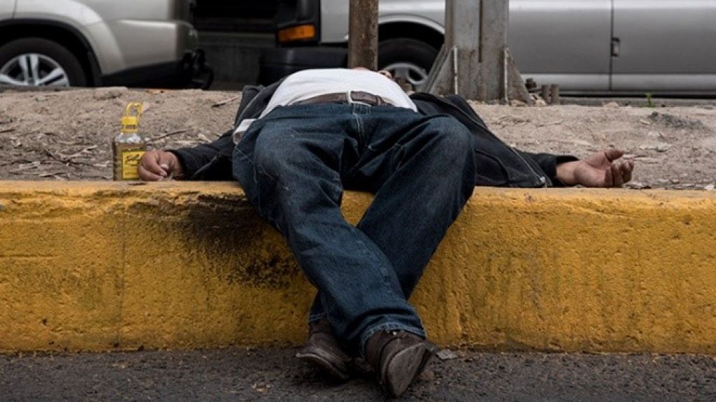  Estudio: El alcohol es m&aacute;s letal para el coraz&oacute;n de los pobres 