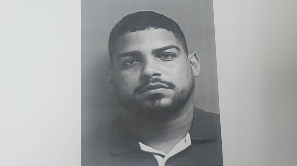  Hombre de Cayey cobro $8,000 por unas puetas que nunca entrego 